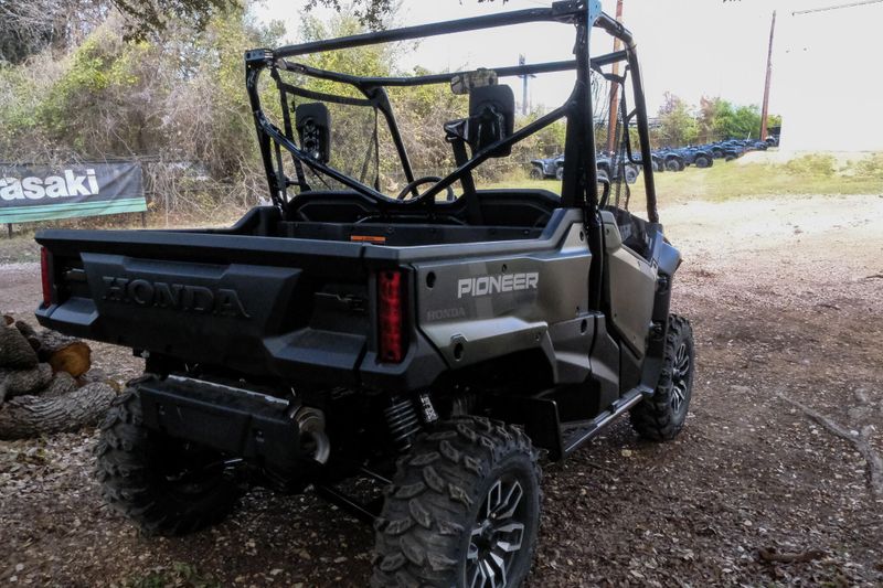 2025 Honda PIONEER 1000 TRAIL MATTE GREEN METALLICImage 18