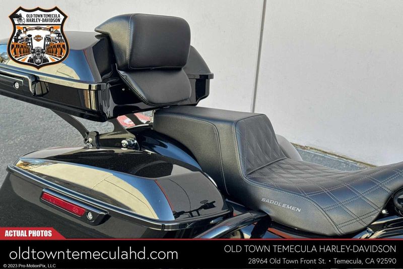 2019 Harley-Davidson Road Glide in a Black exterior color. BMW Motorcycles of Temecula – Southern California (951) 506-6903 bmwmotorcyclesoftemecula.com 