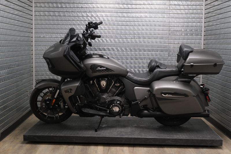 USED 2023 INDIAN MOTORCYCLE CHALLENGER DARK HORSE Image 6