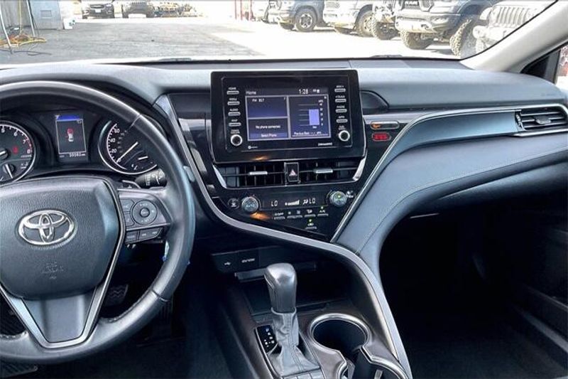 Used 2024 Toyota Camry SEImage 5