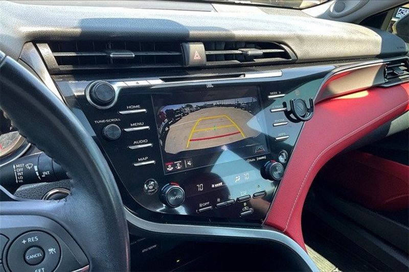 2019 Toyota Camry XLEImage 21