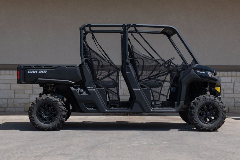 2023 CAN-AM SSV DEF MAX DPS 64 HD10 BK 23 in a BLACK exterior color. Family PowerSports (877) 886-1997 familypowersports.com 