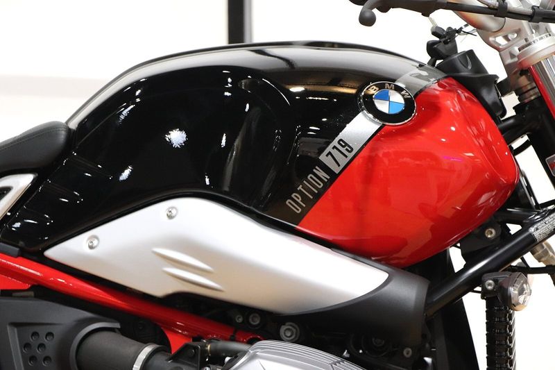 2022 BMW R NINET SCRAMBLER  in a OPTION 719 BLACK STORM METALLIC AND RACING RED exterior color. BMW Motorcycles of Temecula – Southern California 951-395-0675 bmwmotorcyclesoftemecula.com 