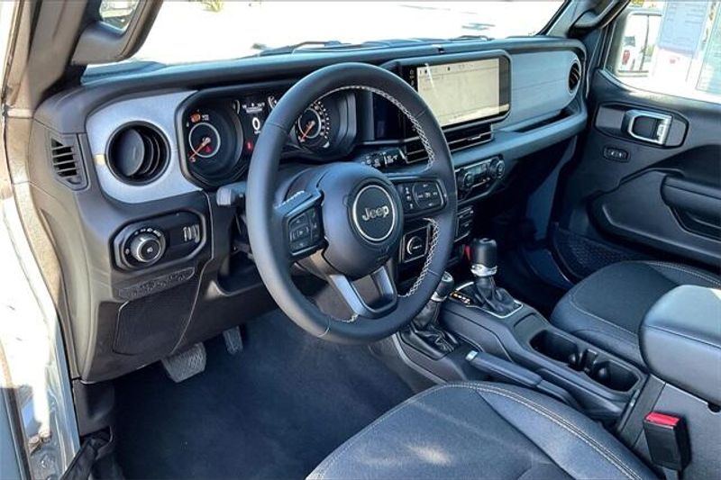 New 2025 Jeep Wrangler 4-door Sport SImage 6