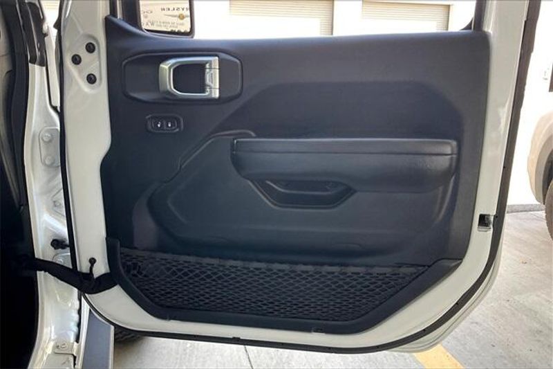 Used 2021 Jeep Wrangler Unlimited RubiconImage 23