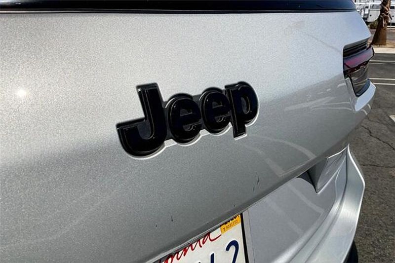 Used 2023 Jeep Grand Cherokee L AltitudeImage 31