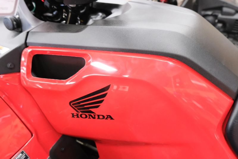 NEW 2026 HONDA FOREMAN 4X4 EPS  in a HERO RED exterior color. Family PowerSports (877) 886-1997 familypowersports.com 