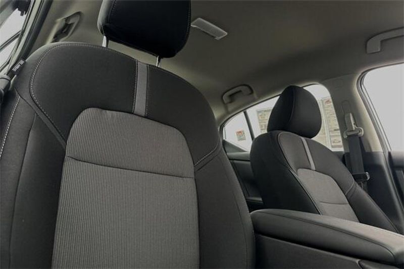 New 2025 Nissan Sentra SVImage 13