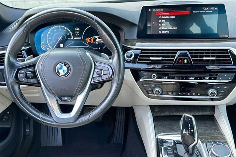 2019 BMW 5 Series 530e iPerformanceImage 12