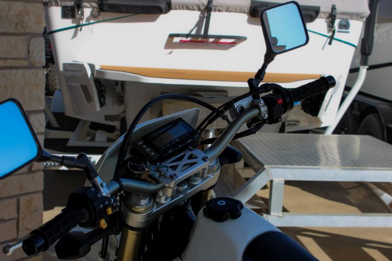 2023 Suzuki DRZ400SM BASE WHITE Image 11