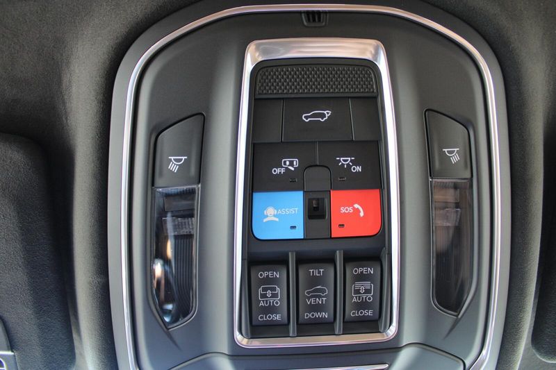 2025 Jeep Grand Cherokee L Summit Reserve photo 18
