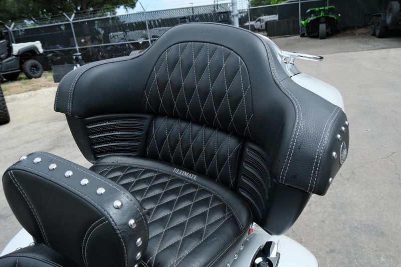 USED 2019 INDIAN MOTORCYCLE ROADMASTER Image 16