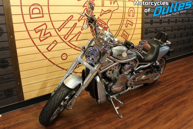 2012 Harley-Davidson VRSC  V-Rod 10 Anniversary Edition Image 4