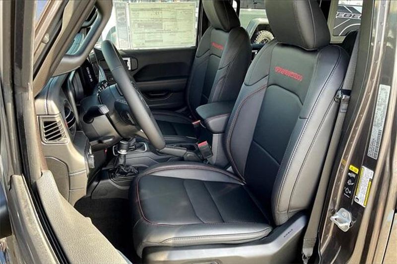 New 2025 Jeep Wrangler 4-door Rubicon XImage 8