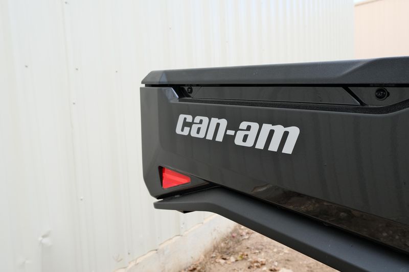 NEW 2026 CAN-AM DEFENDER MAX XT CAB HD11 WITH 1025 INCH TOUCHSCREEN Image 15