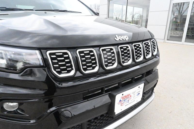 2025 Jeep Compass LimitedImage 17