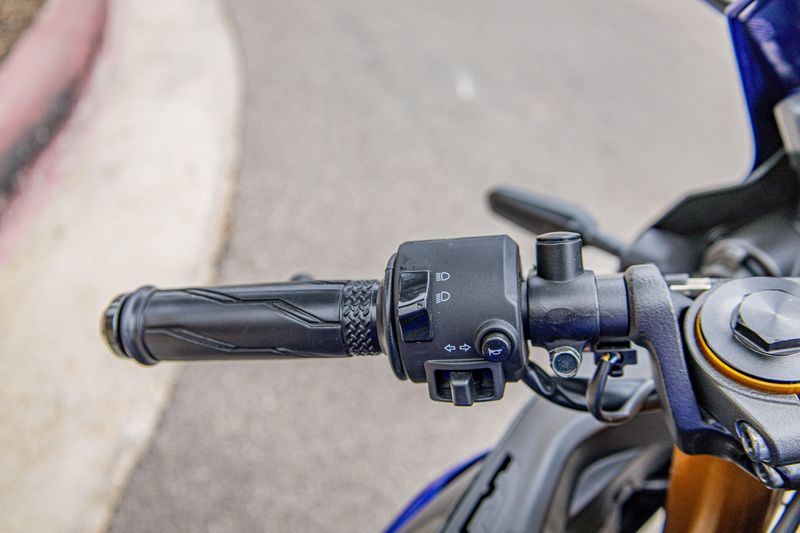 NEW 2026 YAMAHA YZFR3 ABS Image 13