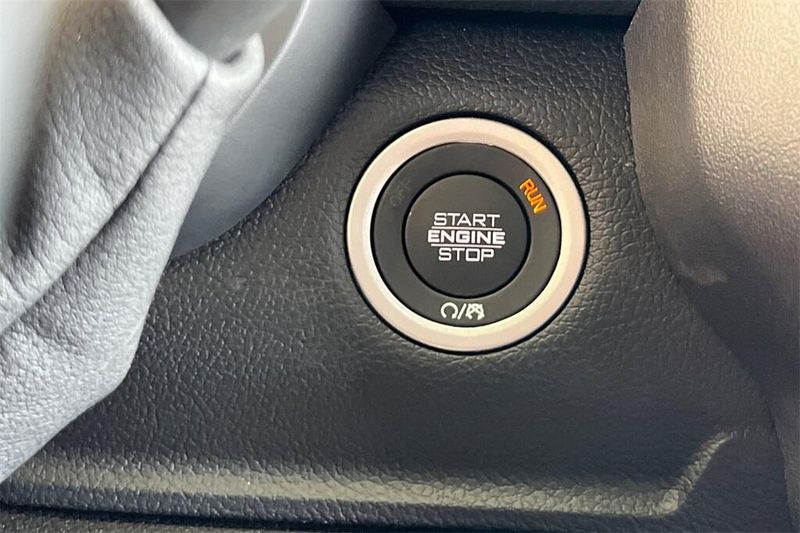 2025 Ram 3500 Laramie photo 21