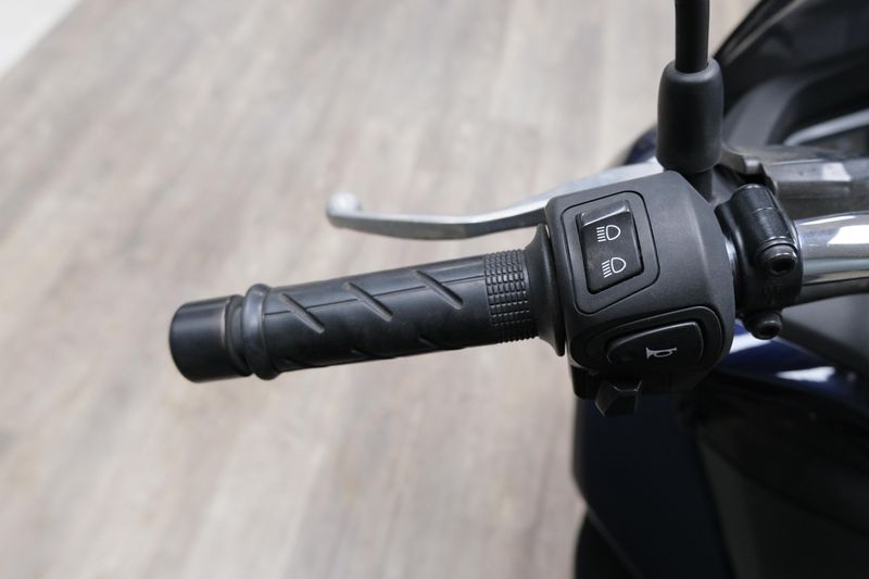 USED 2018 HONDA PCX 150 Image 18