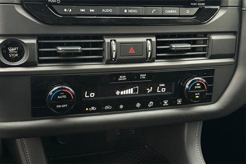 New 2025 Nissan Pathfinder SImage 18
