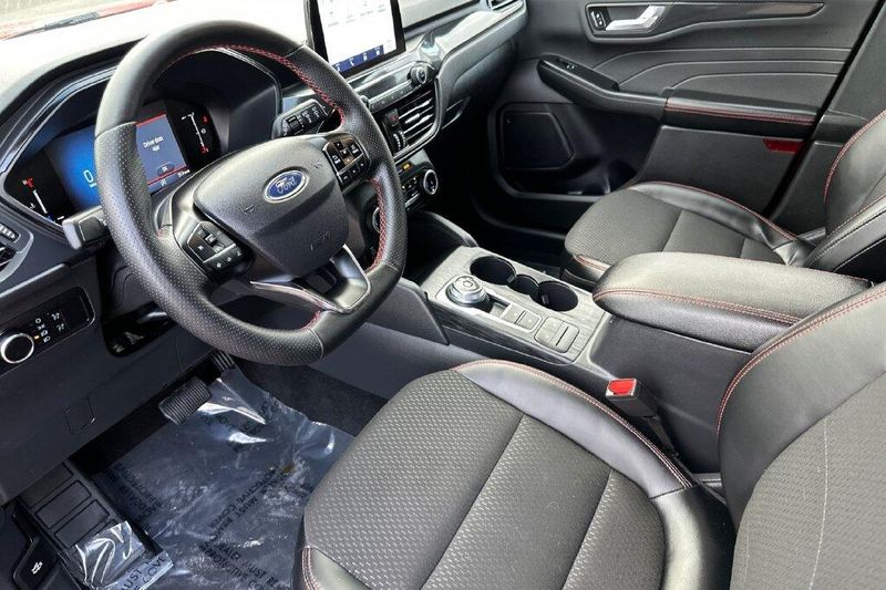 Used 2025 Ford Escape ST-LineImage 9