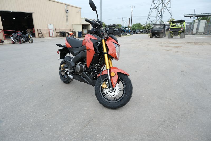 2025 Kawasaki Z125 PRO PEARL LAVA ORANGEImage 18