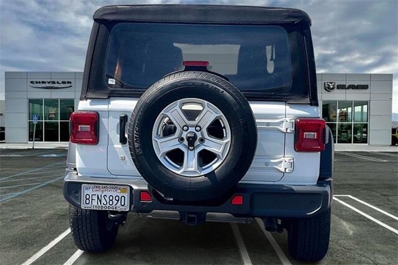 Used 2018 Jeep Wrangler Unlimited Sport SImage 3