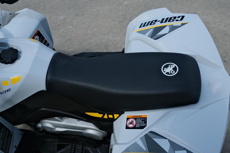 2025 Can-Am RENEGADE 70 EFI CATALYST GRAY AND NEO YELLOW Image 8