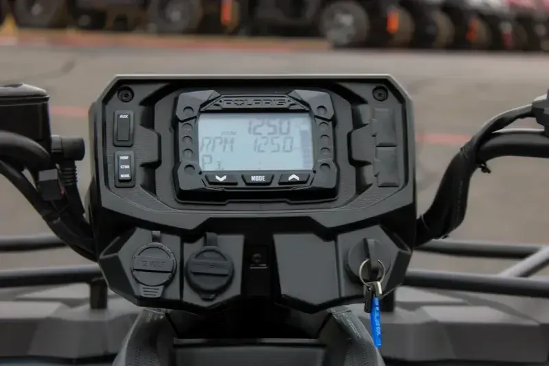 New 2025 Polaris SPORTSMAN TOURING 570 EPS STEALTH GRAY Image 10