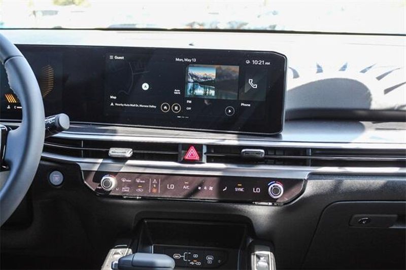 New 2025 Kia Sorento EXImage 6