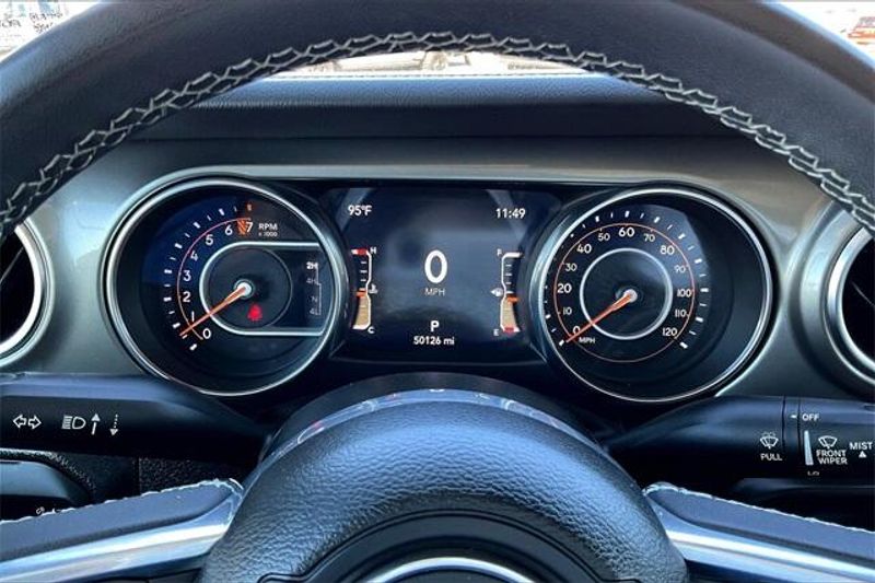 2023 Jeep Gladiator Overland photo 19