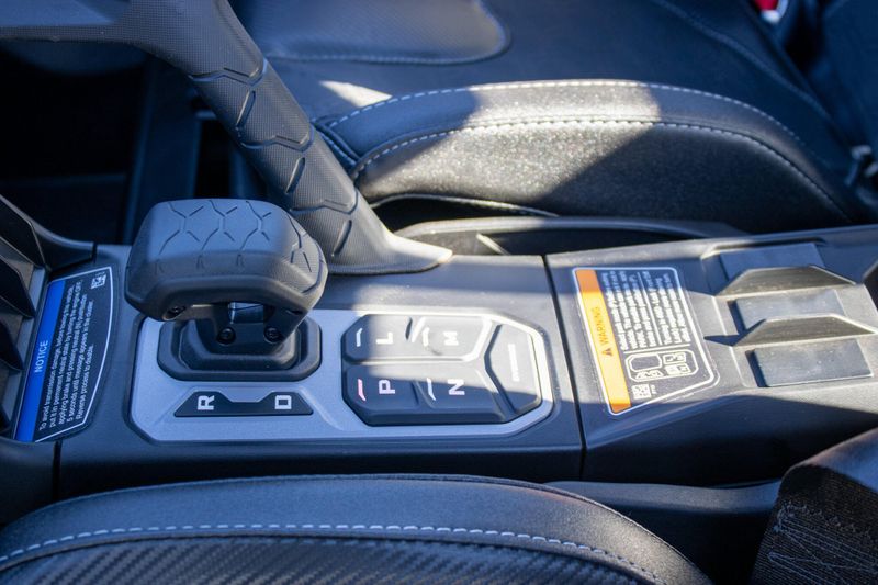 NEW 2026 CAN-AM MAVERICK R MAX X WITH SMARTSHOX 999T DCT Image 26