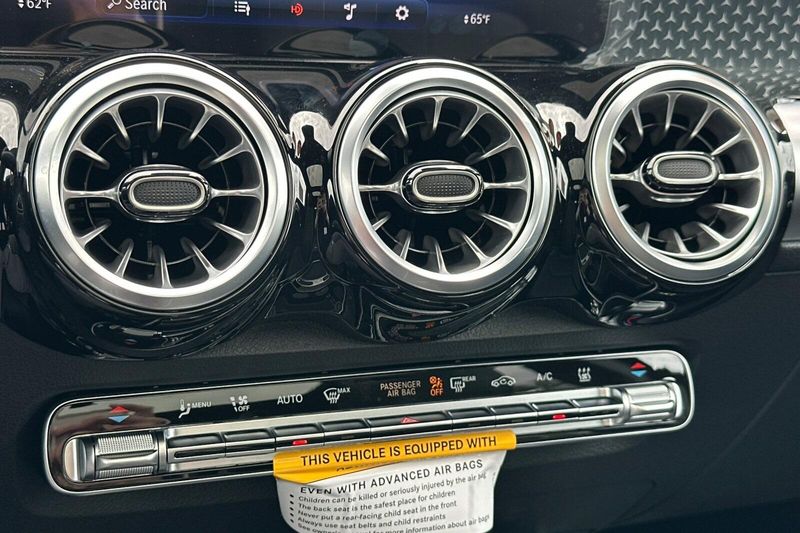 2024 Mercedes-Benz EQB 300Image 24