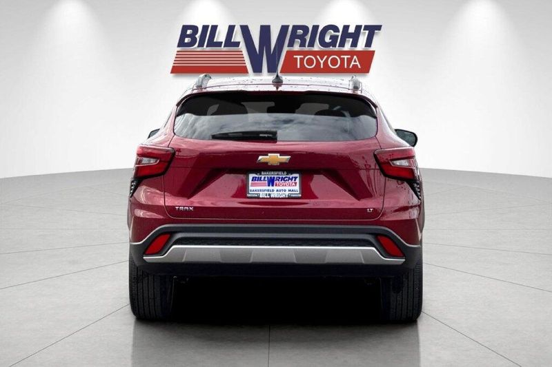 Used 2025 Chevrolet Trax LTImage 4