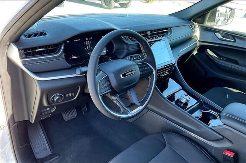 New 2025 Jeep Grand Cherokee Laredo X 4x4Image 6