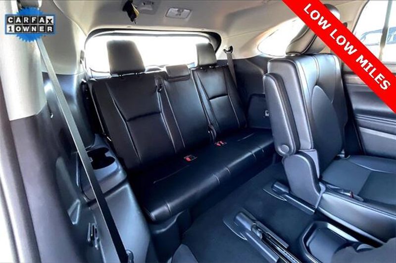 Used 2023 Toyota Highlander LimitedImage 35