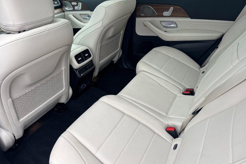 Used 2025 Mercedes-Benz GLS 450Image 13