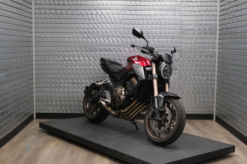 USED 2019 HONDA CB650R Image 1