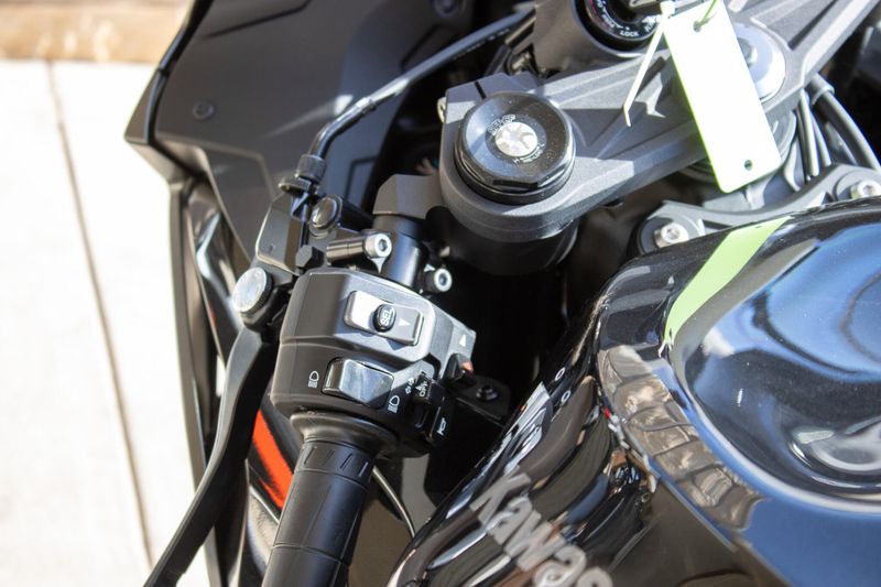 NEW 2026 KAWASAKI NINJA ZX6R ABS Image 18