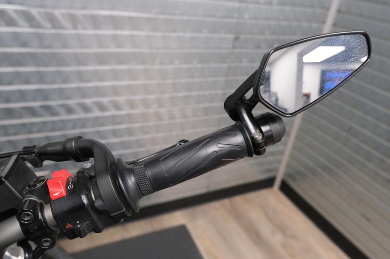 USED 2015 YAMAHA FZ07 Image 21