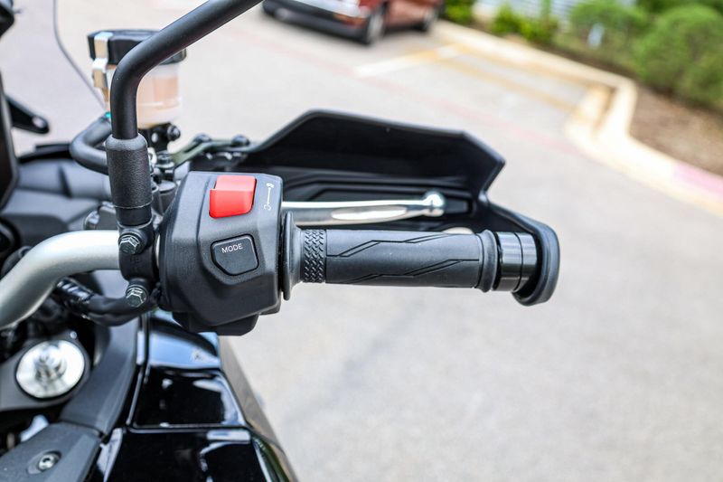 NEW 2025 YAMAHA TRACER 9 Image 2