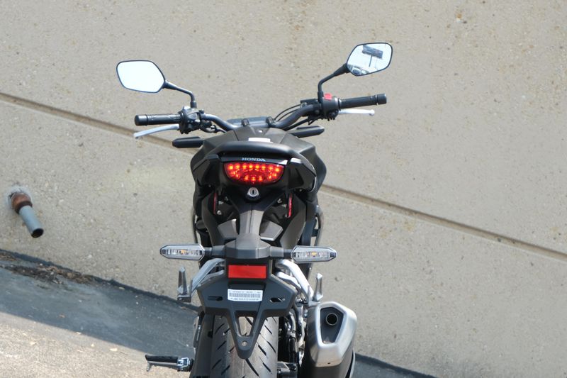 2025 Honda CB300R ABS MATTE BLACK METALLIC Image 7