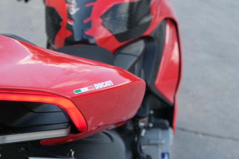2020 Ducati PANIGALE V2 RED Image 22
