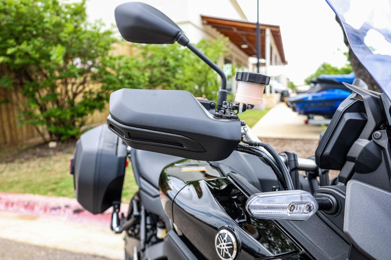 NEW 2025 YAMAHA TRACER 9 Image 9