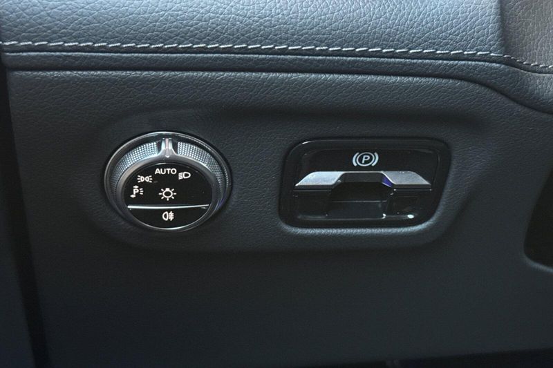 Used 2024 Mercedes-Benz EQS 450Image 33