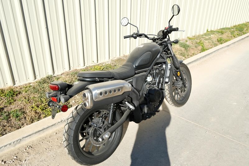 NEW 2025 HONDA SCL500 Image 3