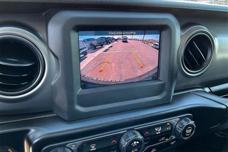 Used 2021 Jeep Wrangler Unlimited WillysImage 21