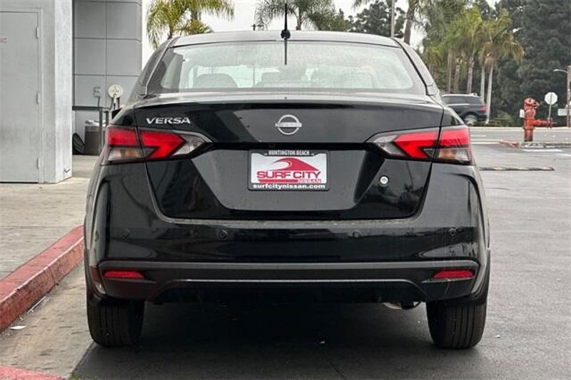 2025 Nissan Versa 1.6 SImage 4