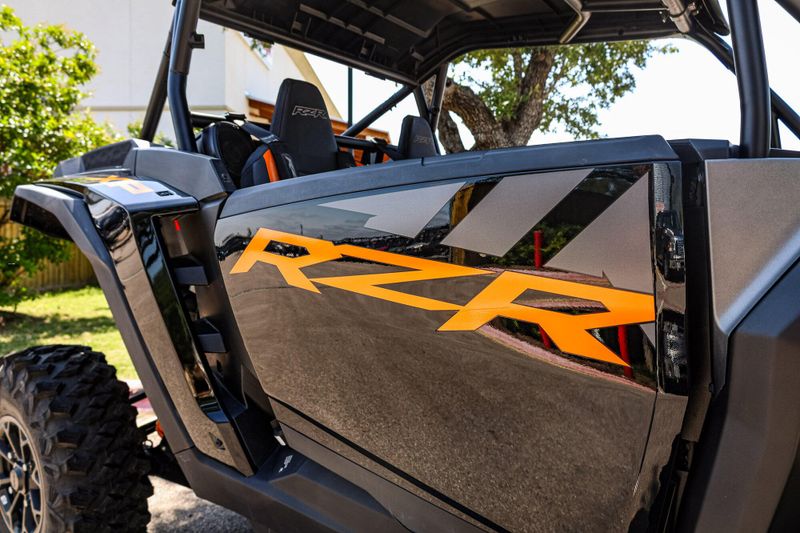 2024 Polaris RZR XP 1000 ULTIMATE MATTE TITANIUM AND ONYX BLACK Image 9