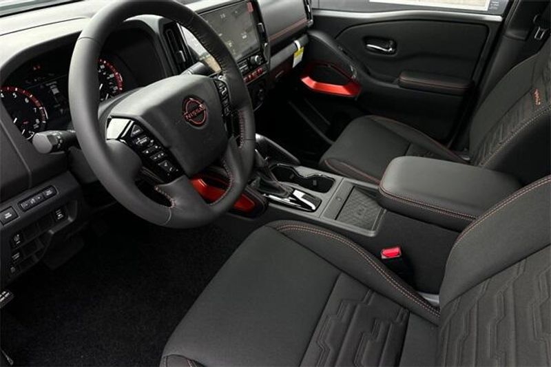 New 2025 Nissan Frontier PRO-XImage 7